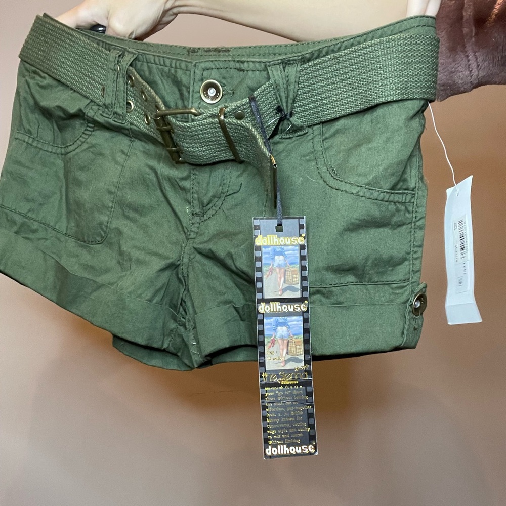 Army green shorts size 3. Never worn